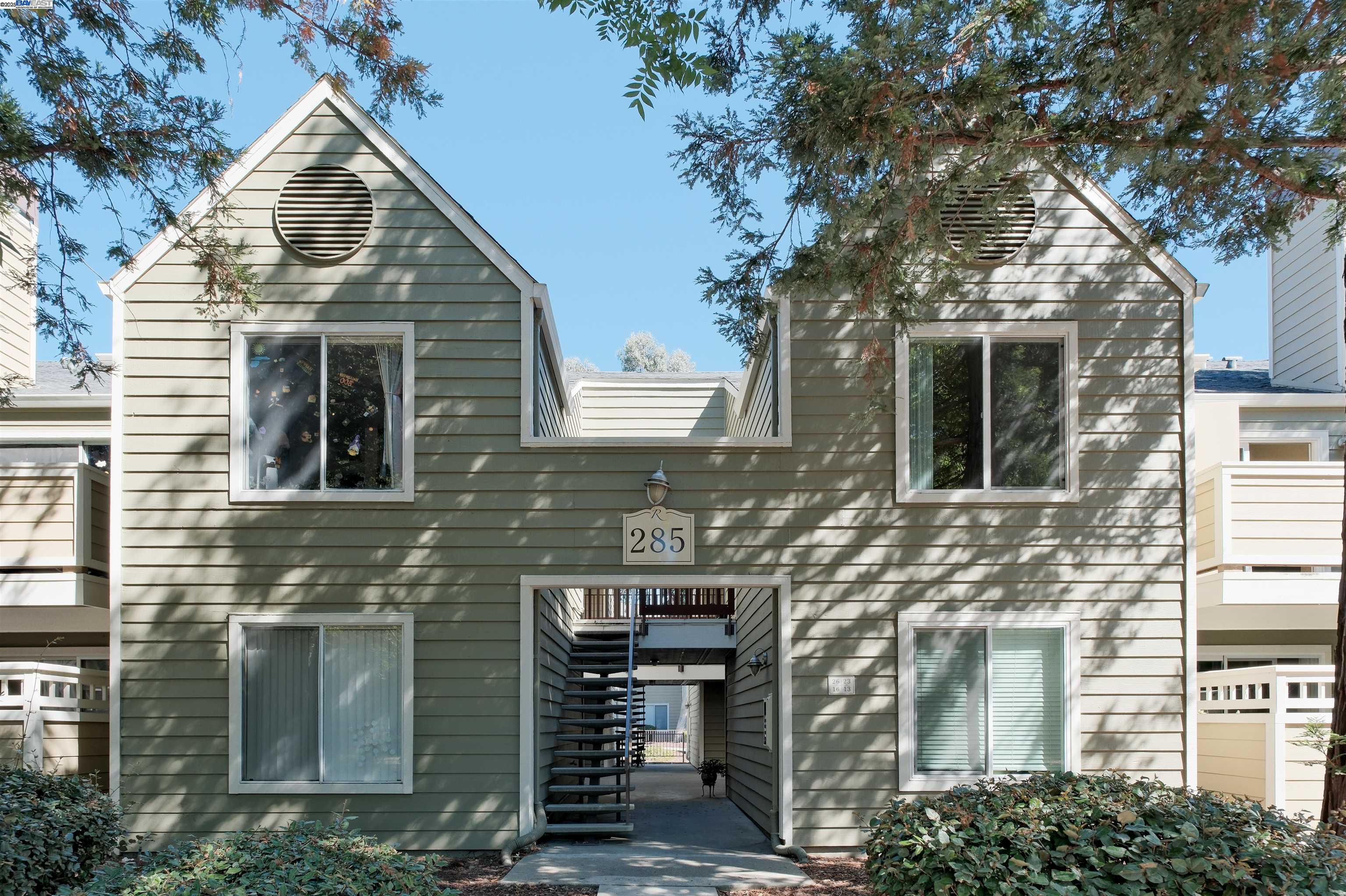 285 Reflections Drive, Unit 23 San Ramon, CA 94583 - Photo 25 of 33 a front view of a house