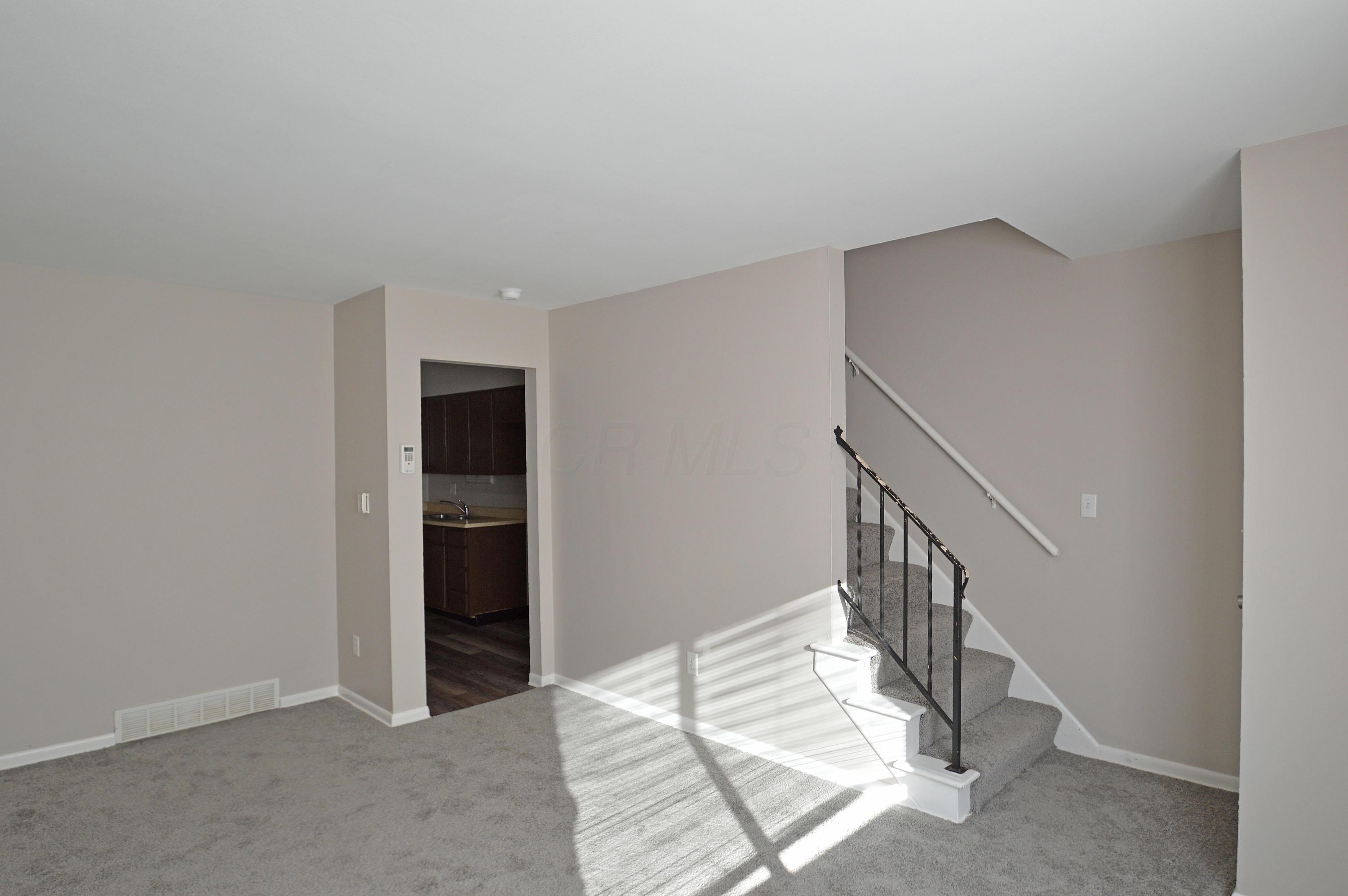 391 Barnett Road Columbus, OH 43213 - Photo 6 of 20 Gallery Image 6