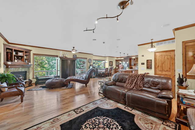 973 East Taliesen Cove Midvale, UT 84047 - Photo 7 of 28