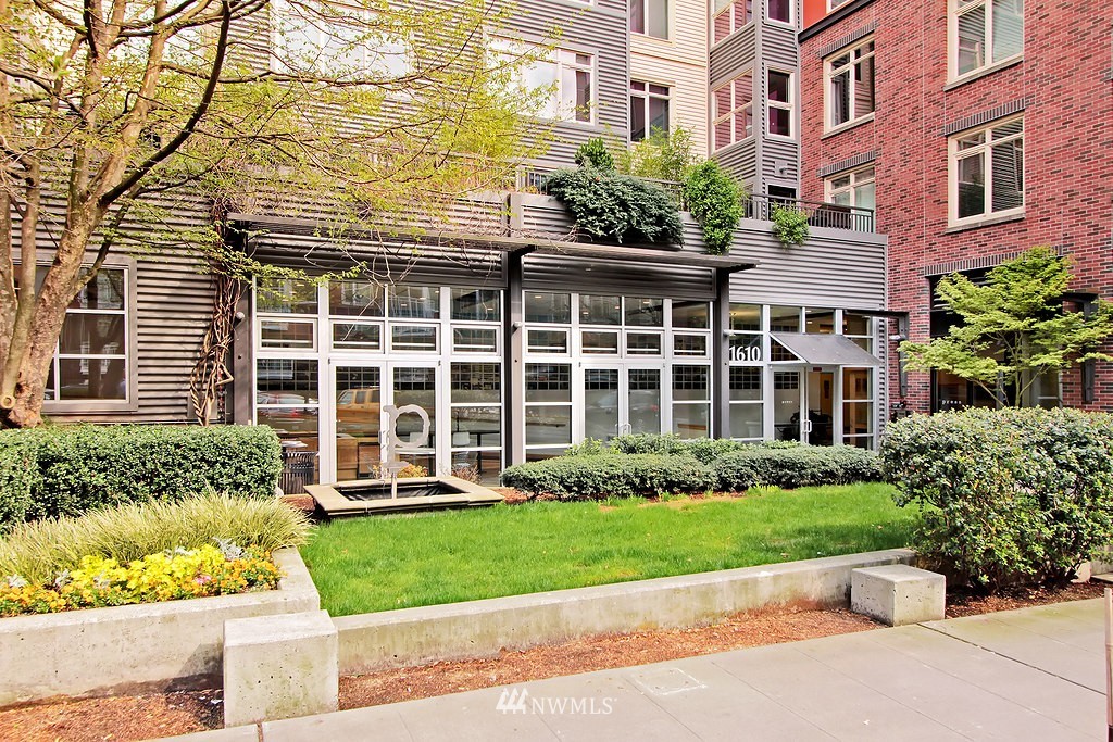 1610 Belmont Avenue, Unit 606 Seattle, WA 98122 - Photo 1 of 20