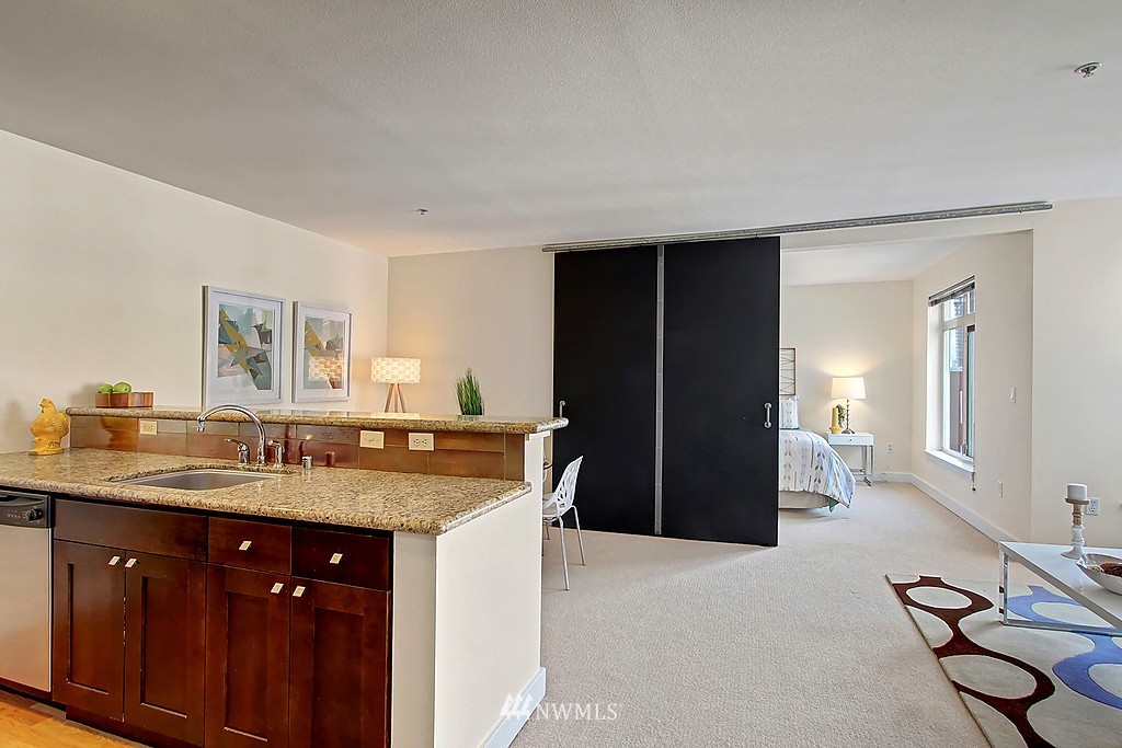 1610 Belmont Avenue, Unit 606 Seattle, WA 98122 - Photo 6 of 20