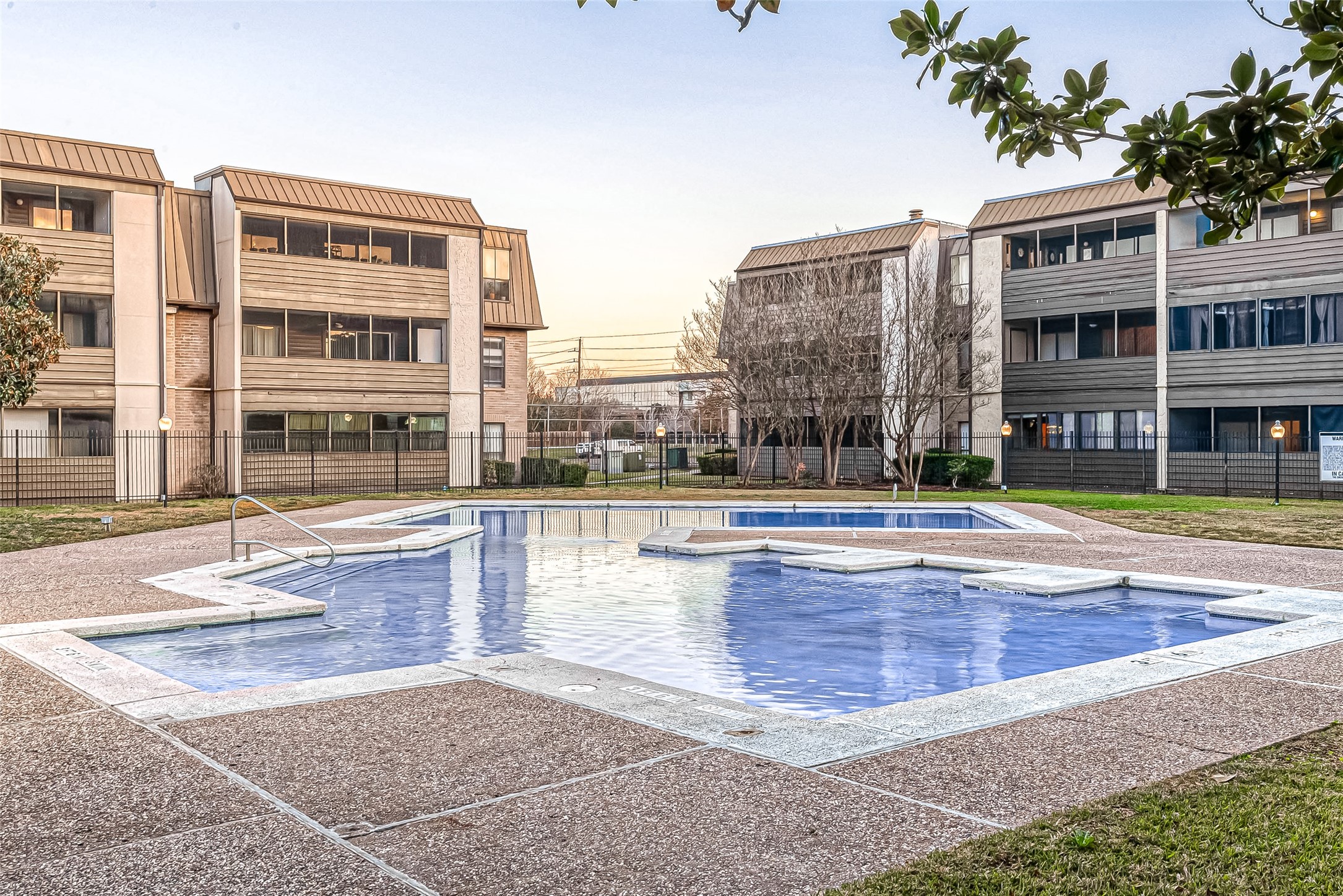 3075 Walnut Bend Lane, Unit 28 Houston, TX 77042 - Photo 3 of 19 a view of building with yard