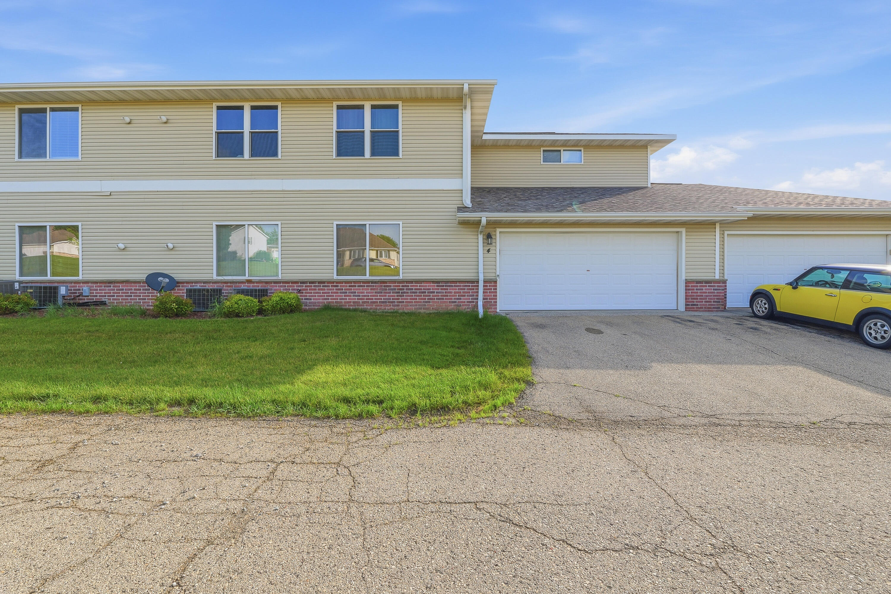 334 Brookside Drive, Unit 4 Juneau, WI 53039 - Photo 20 of 21 P1962460