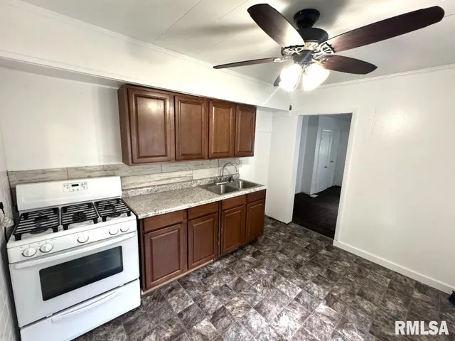 $60,000 | 410 East Thrush Avenue, Peoria, IL 61603