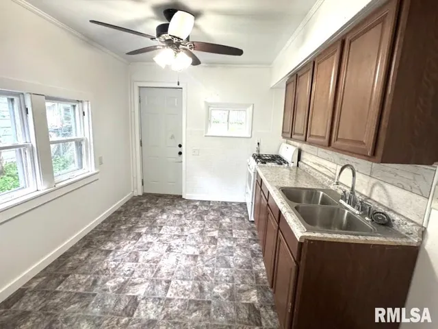 $60,000 | 410 East Thrush Avenue, Peoria, IL 61603