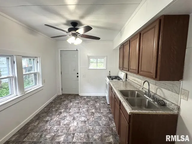 $60,000 | 410 East Thrush Avenue, Peoria, IL 61603