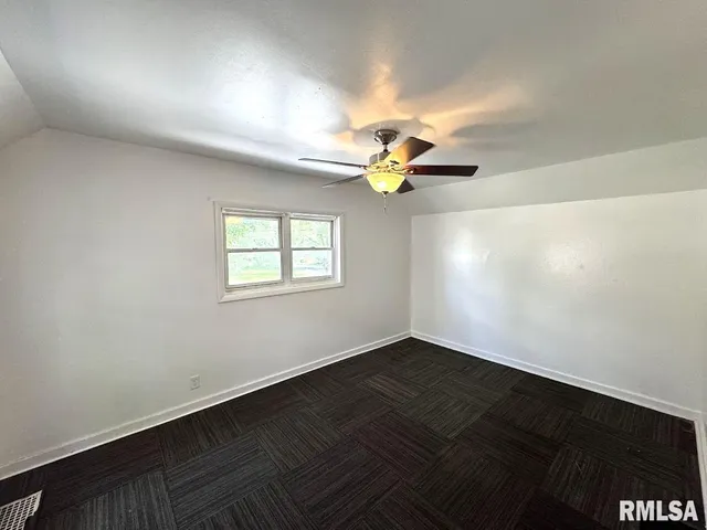 $60,000 | 410 East Thrush Avenue, Peoria, IL 61603