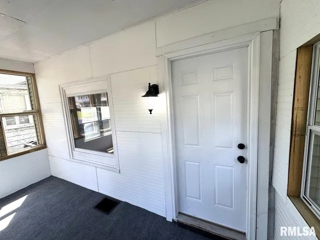 $60,000 | 410 East Thrush Avenue, Peoria, IL 61603