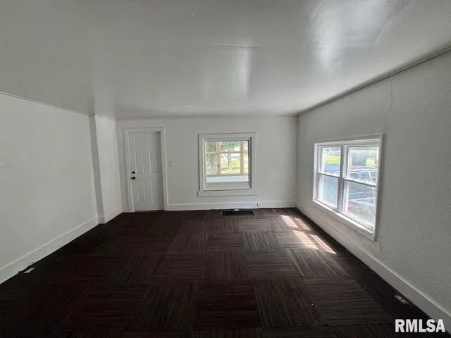 $60,000 | 410 East Thrush Avenue, Peoria, IL 61603