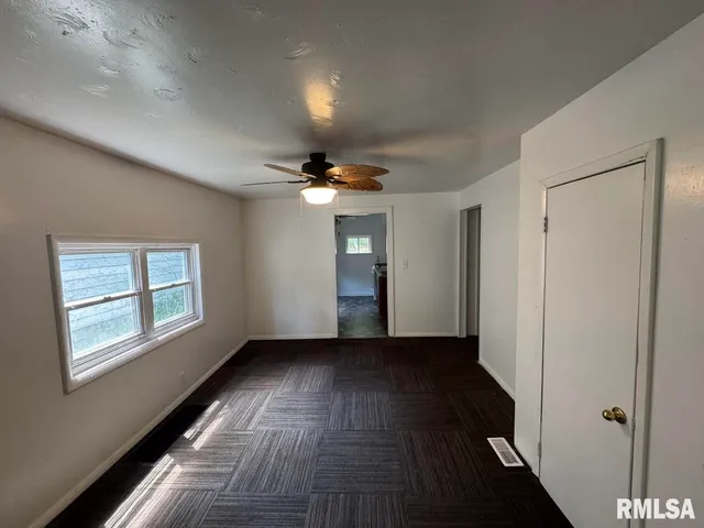 $60,000 | 410 East Thrush Avenue, Peoria, IL 61603