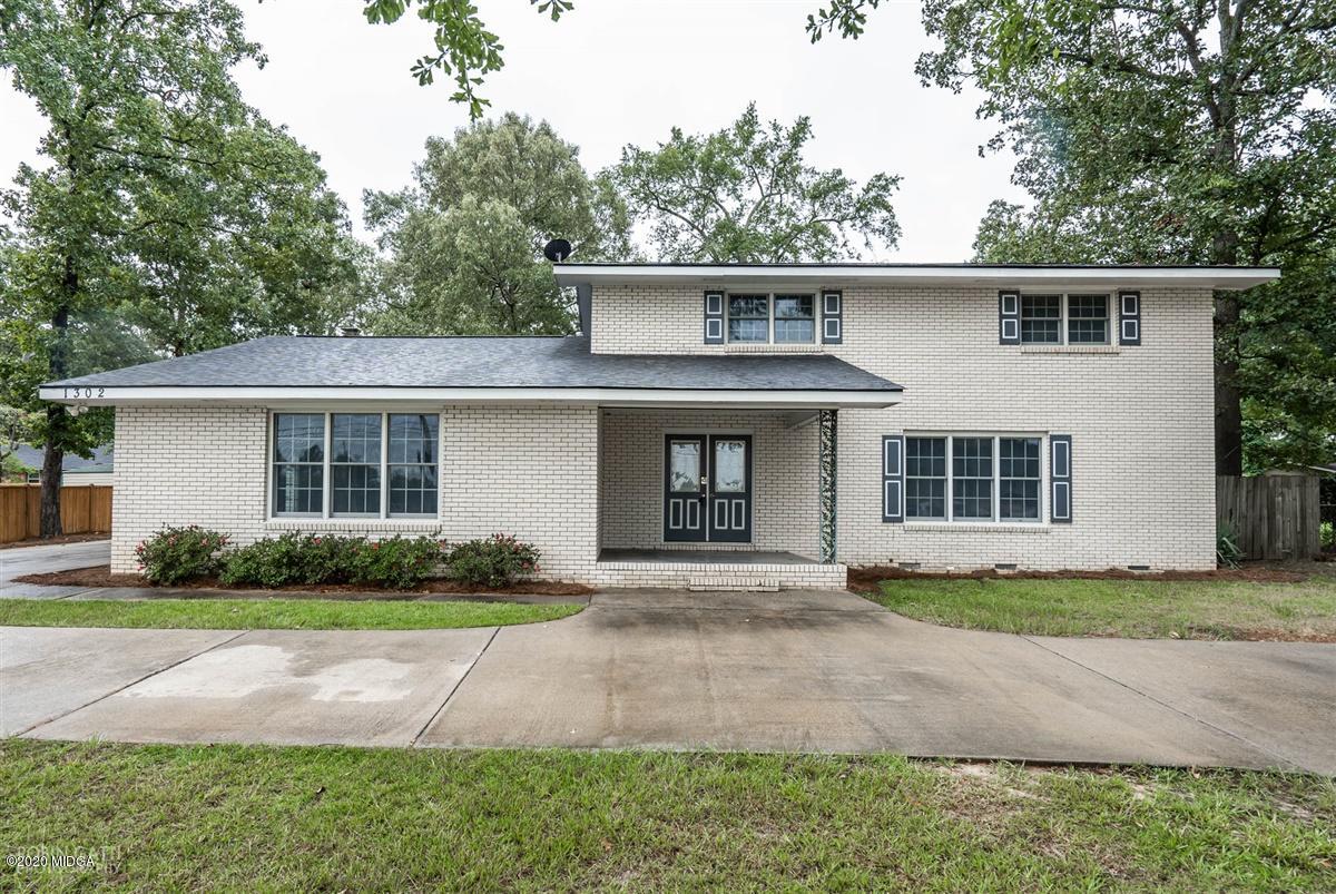 1302 Leverette Road Warner Robins, GA 31088 - Photo 1 of 33 Front