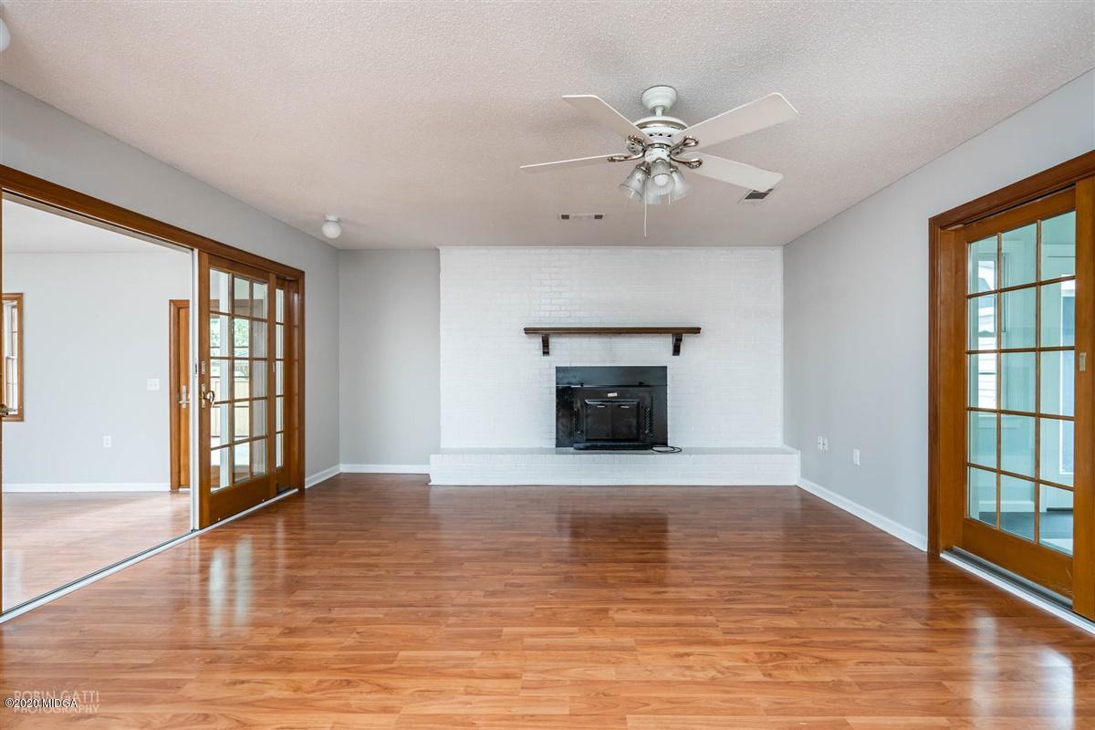 1302 Leverette Road Warner Robins, GA 31088 - Photo 16 of 33 20-DSC03636