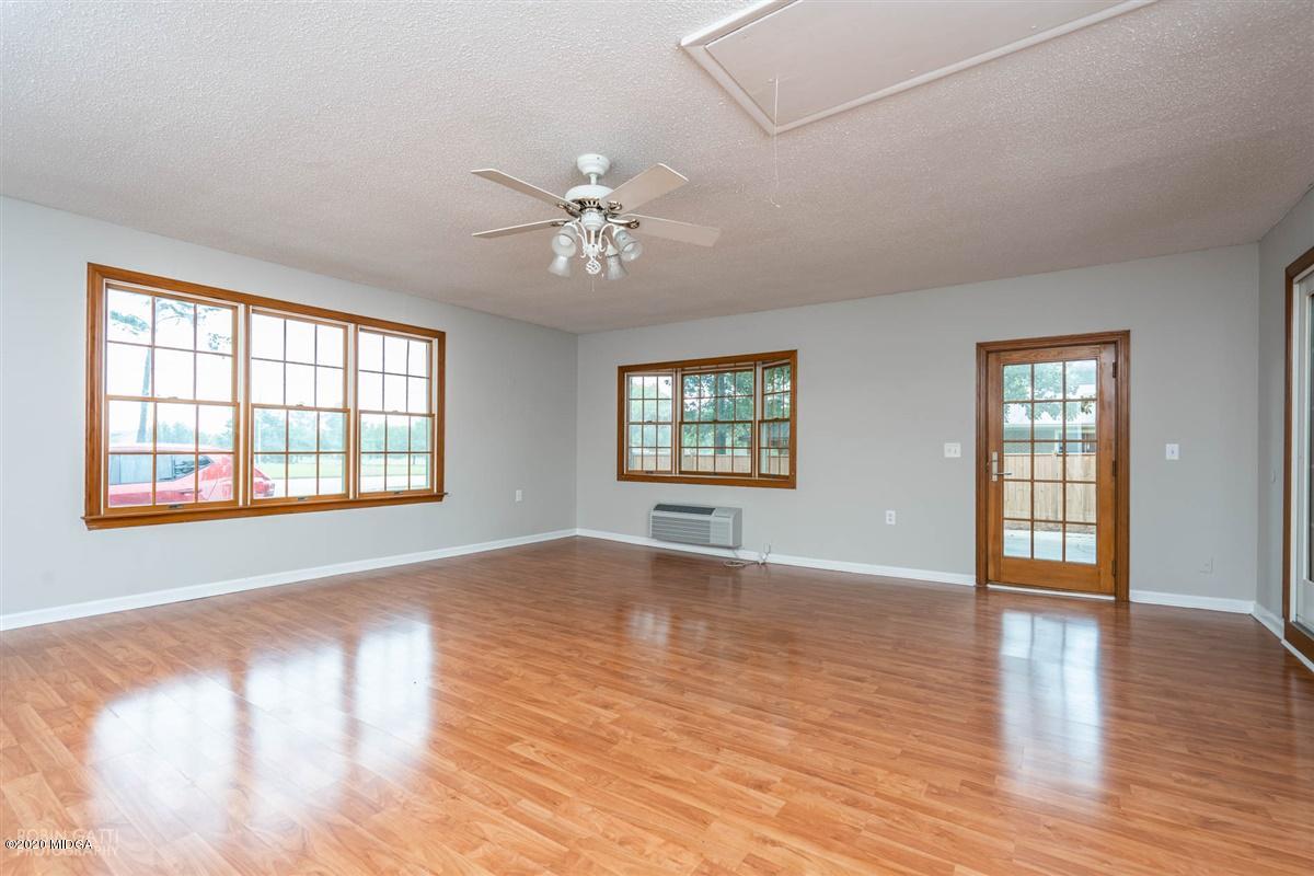 1302 Leverette Road Warner Robins, GA 31088 - Photo 19 of 33 23-DSC03643