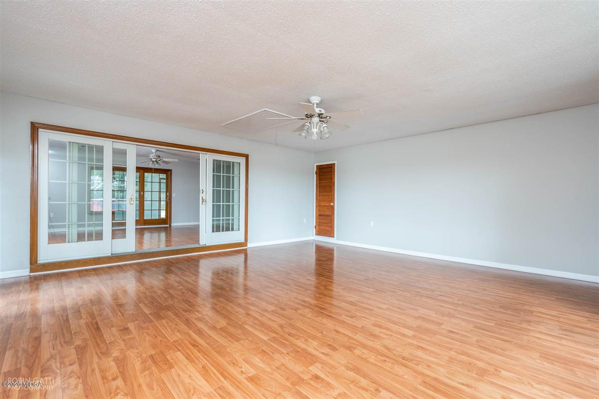 1302 Leverette Road Warner Robins, GA 31088 - Photo 21 of 33 25-DSC03648