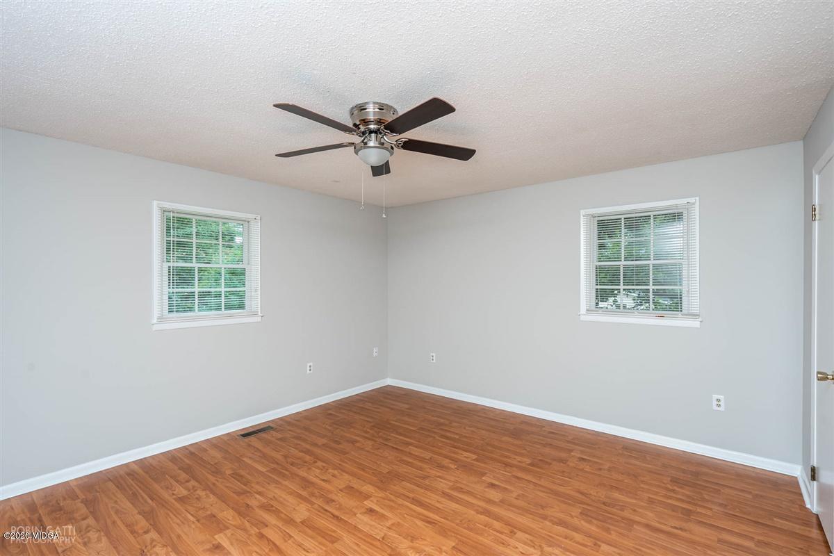 1302 Leverette Road Warner Robins, GA 31088 - Photo 29 of 33 08-DSC03609