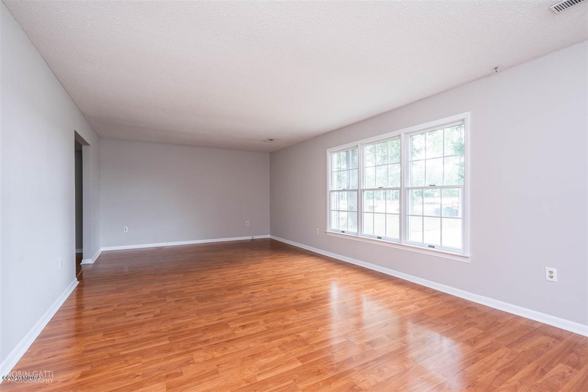 1302 Leverette Road Warner Robins, GA 31088 - Photo 6 of 33 12-DSC03616