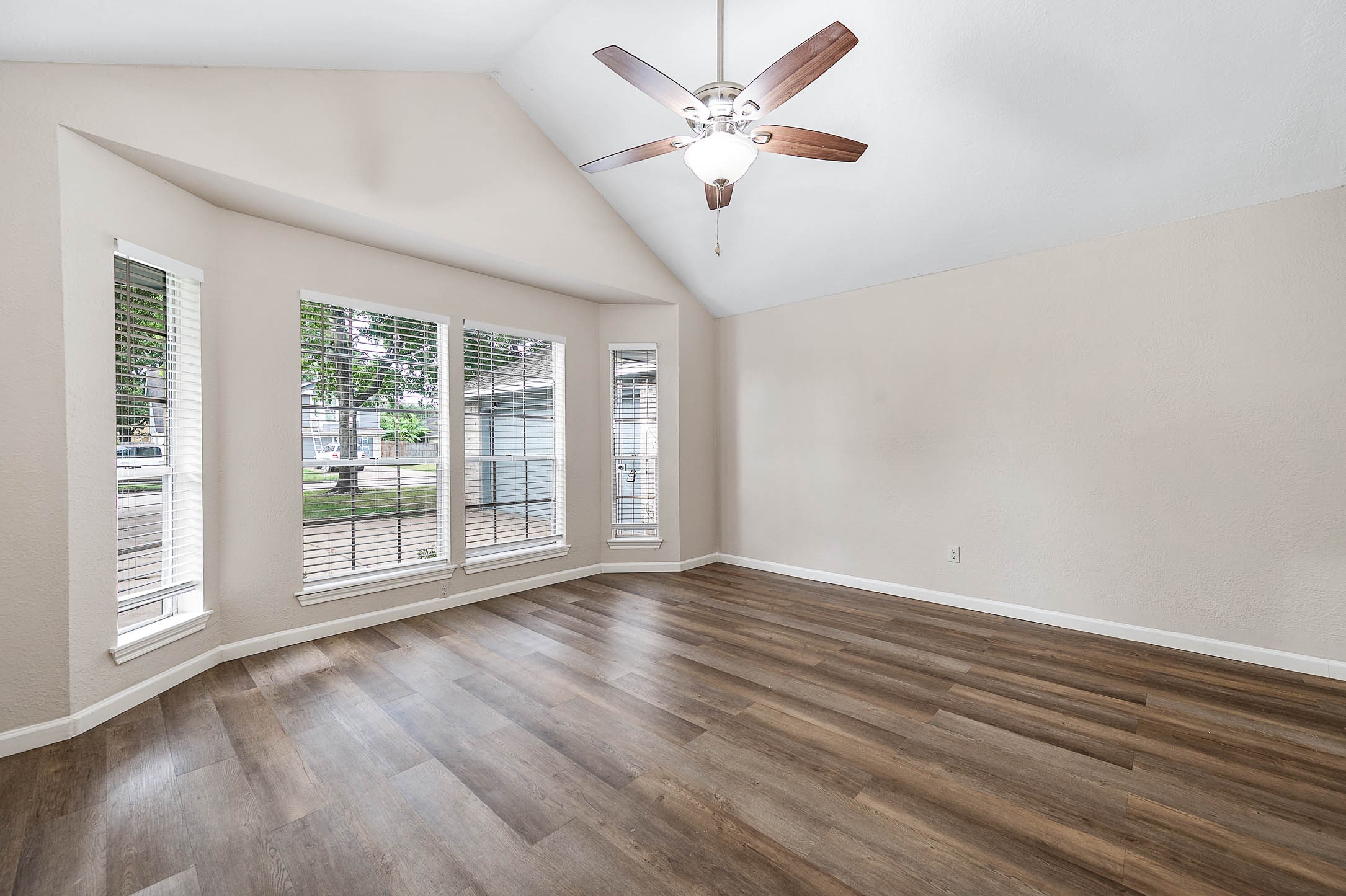 15607 Barbarossa Drive Houston, TX 77083 - Photo 21 of 29 Gallery Image 21