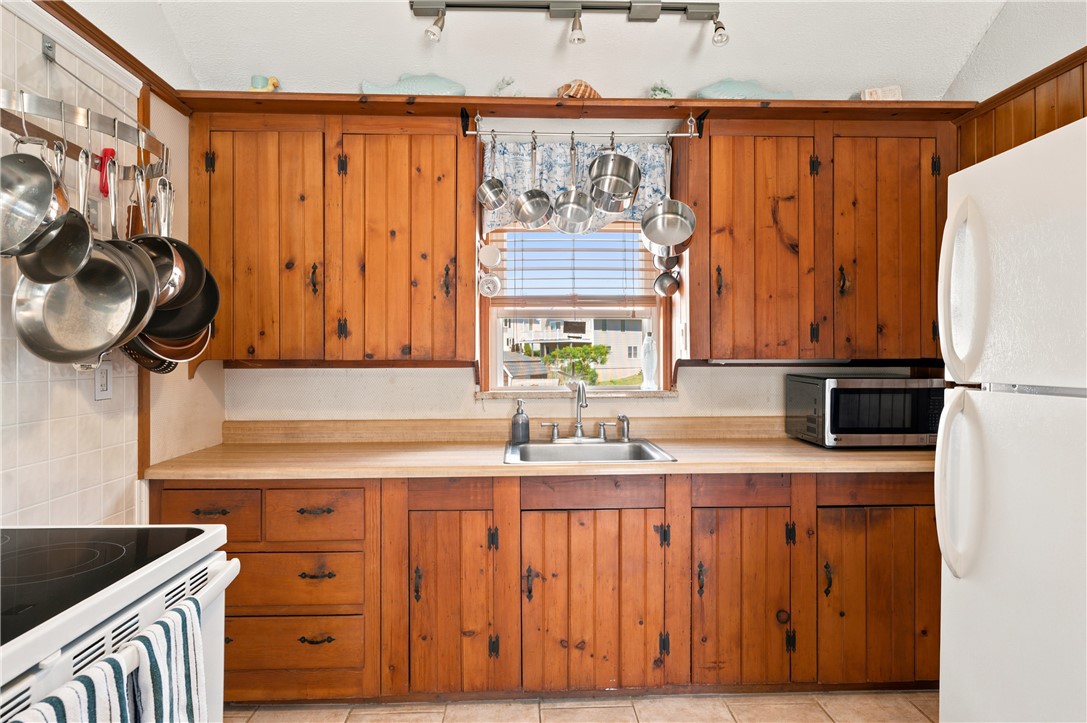 86 Conch Road Narragansett, RI 02882 - Photo 17 of 50