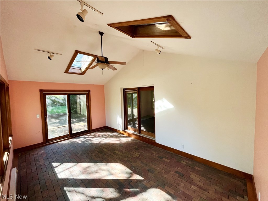 2979 Shade Road Akron, OH 44333 - Photo 10 of 29 4-season room
