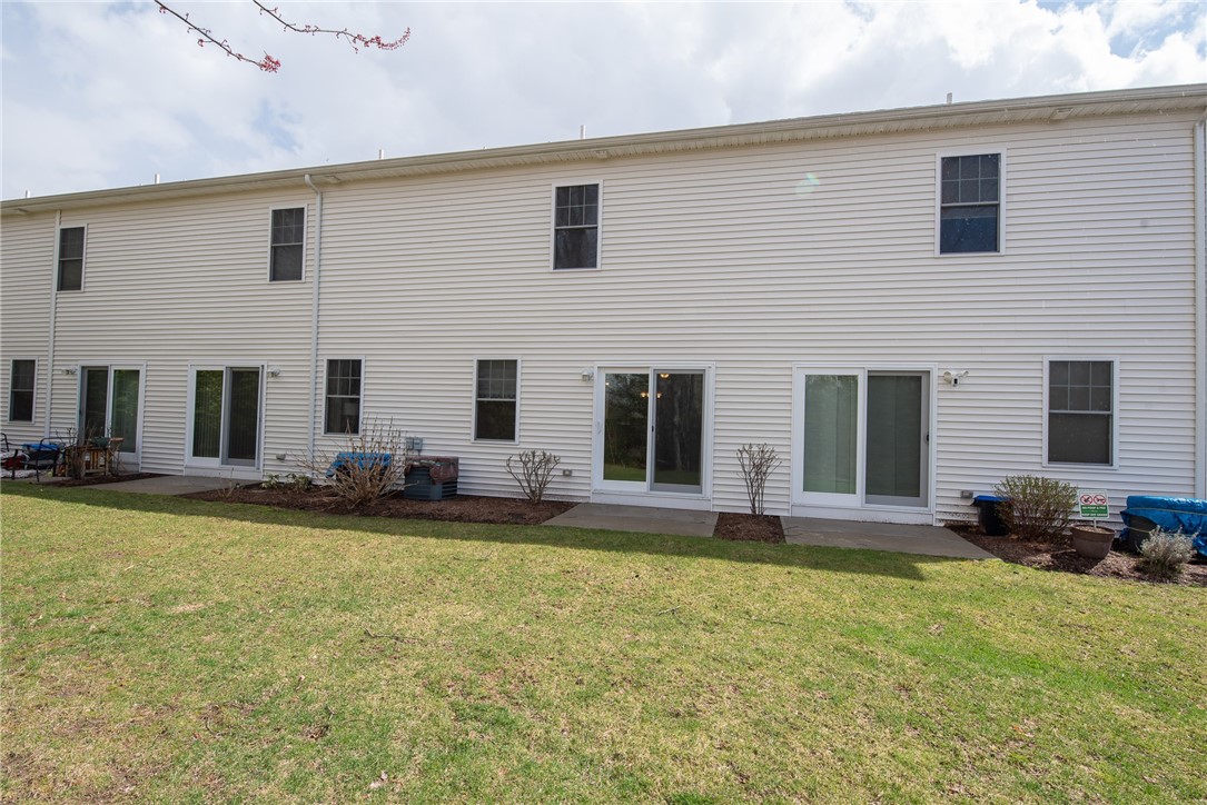 7 Gray Coach Lane, Unit 711 Cranston, RI 02921 - Photo 27 of 28