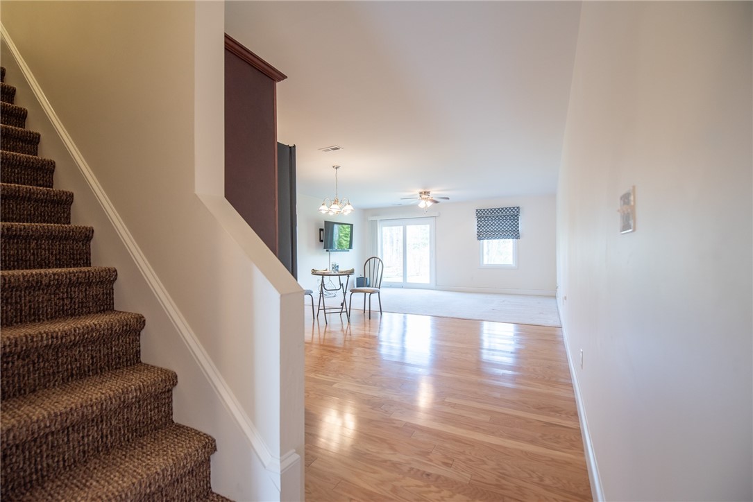 7 Gray Coach Lane, Unit 711 Cranston, RI 02921 - Photo 6 of 28