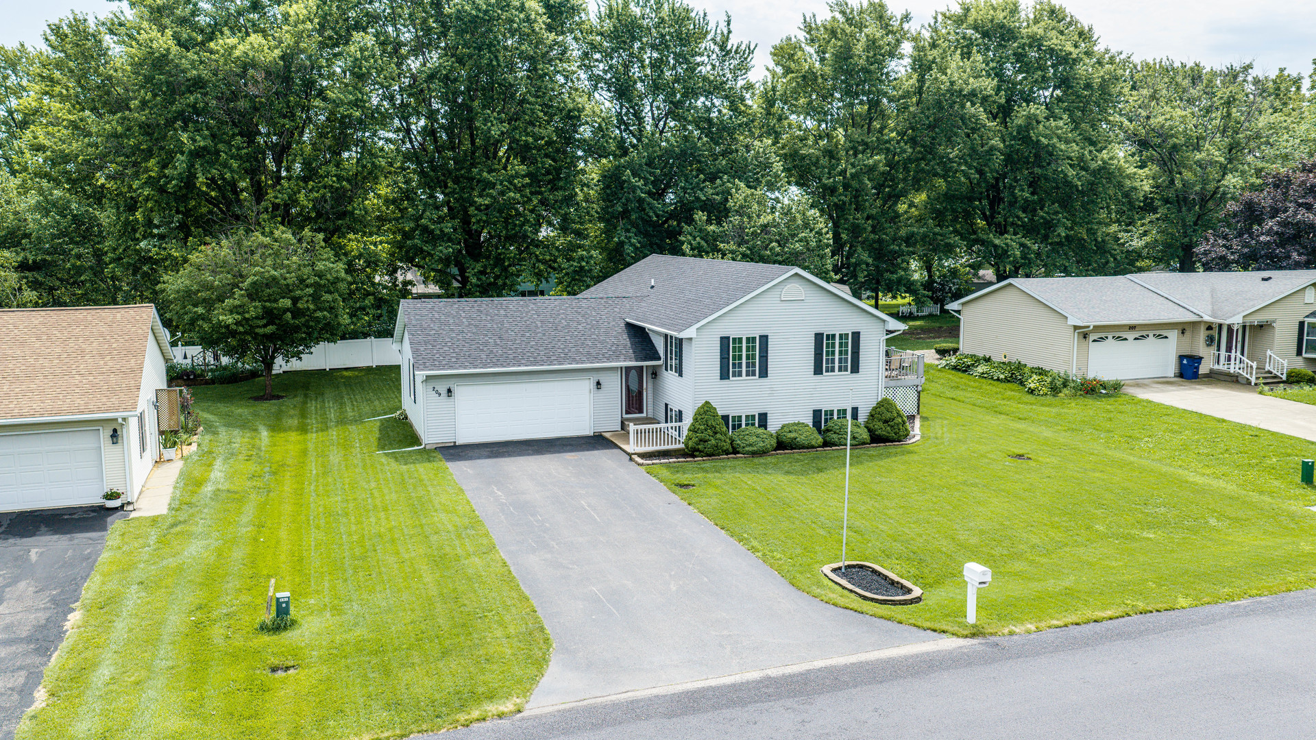 209 North Pleasant Street Ohio, IL 61349 - Photo 1 of 34