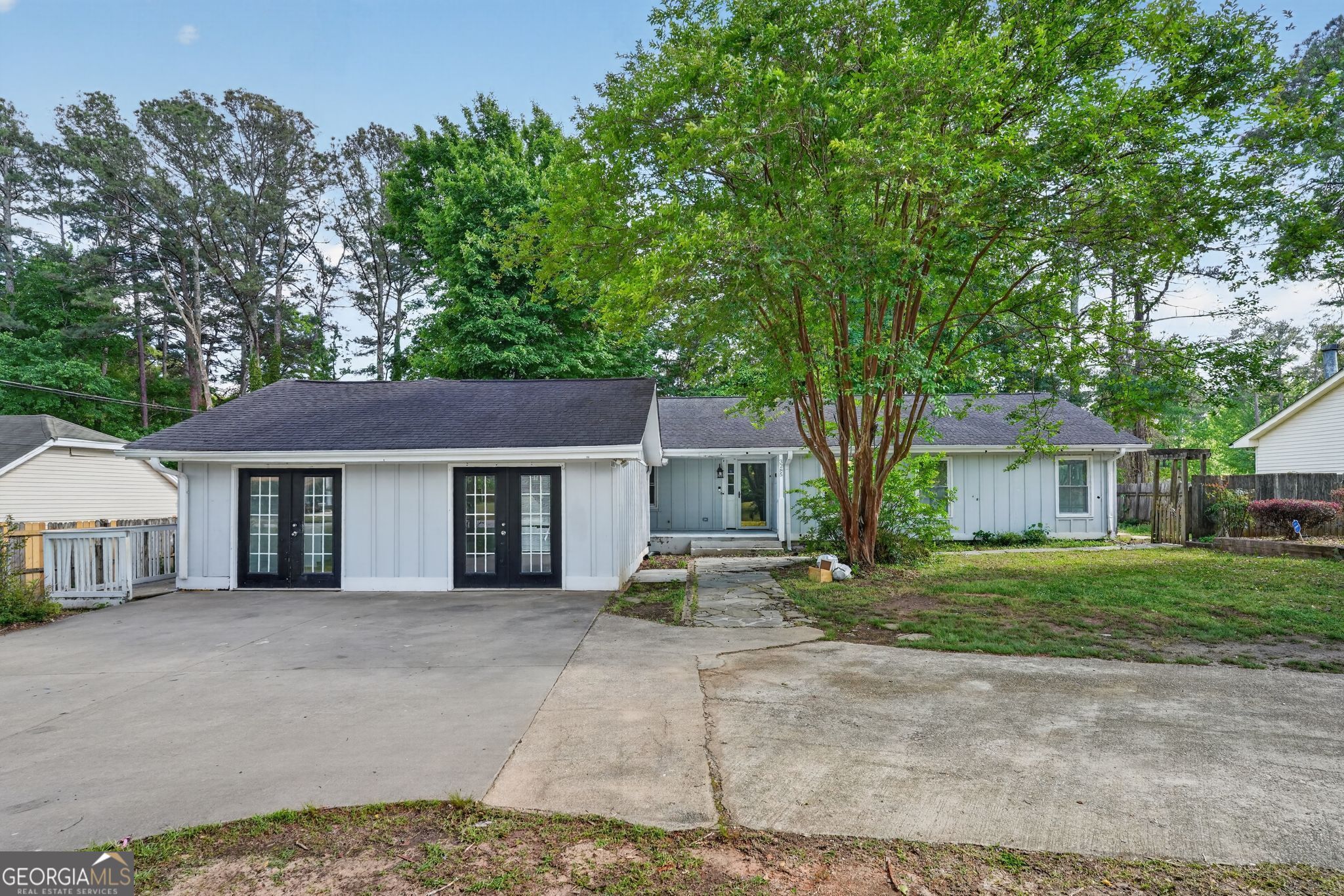 3285 Old Salem Road Southeast Conyers, GA 30013 - Photo 2 of 33 front view of a house with a yard
