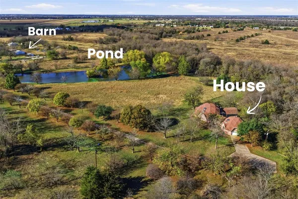 a view of an outdoor space