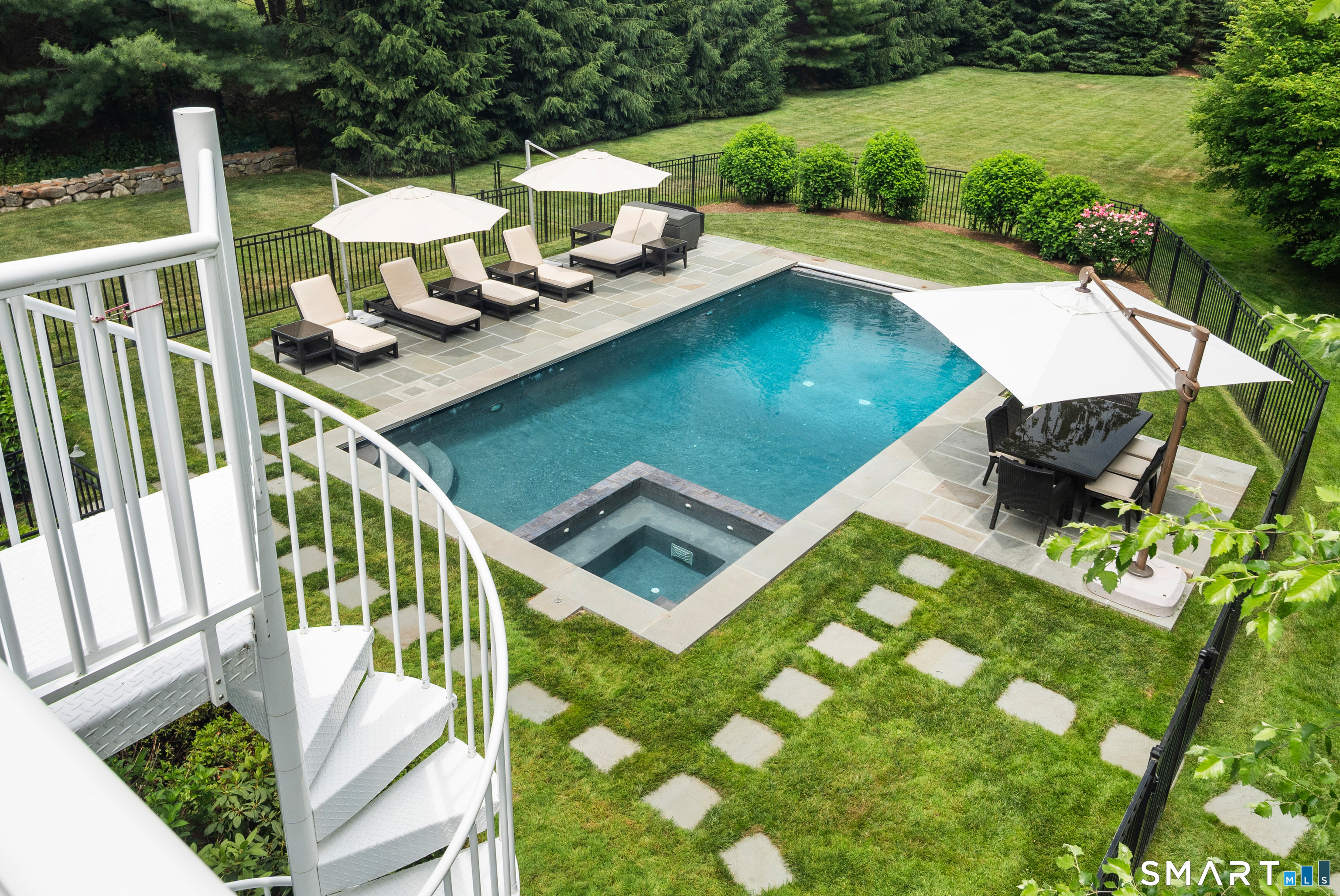 359 Greens Farms Road Westport, CT 06880 - Photo 7 of 34
