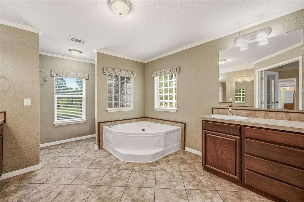 342 Rocky Mound Road Graham, TX 76450 - Photo 11 of 38 Gallery Image 11
