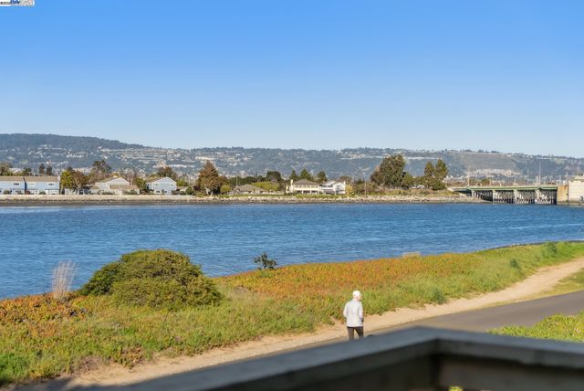 $1,500,000 | 9 Palm Beach Lane, Alameda, CA 94502