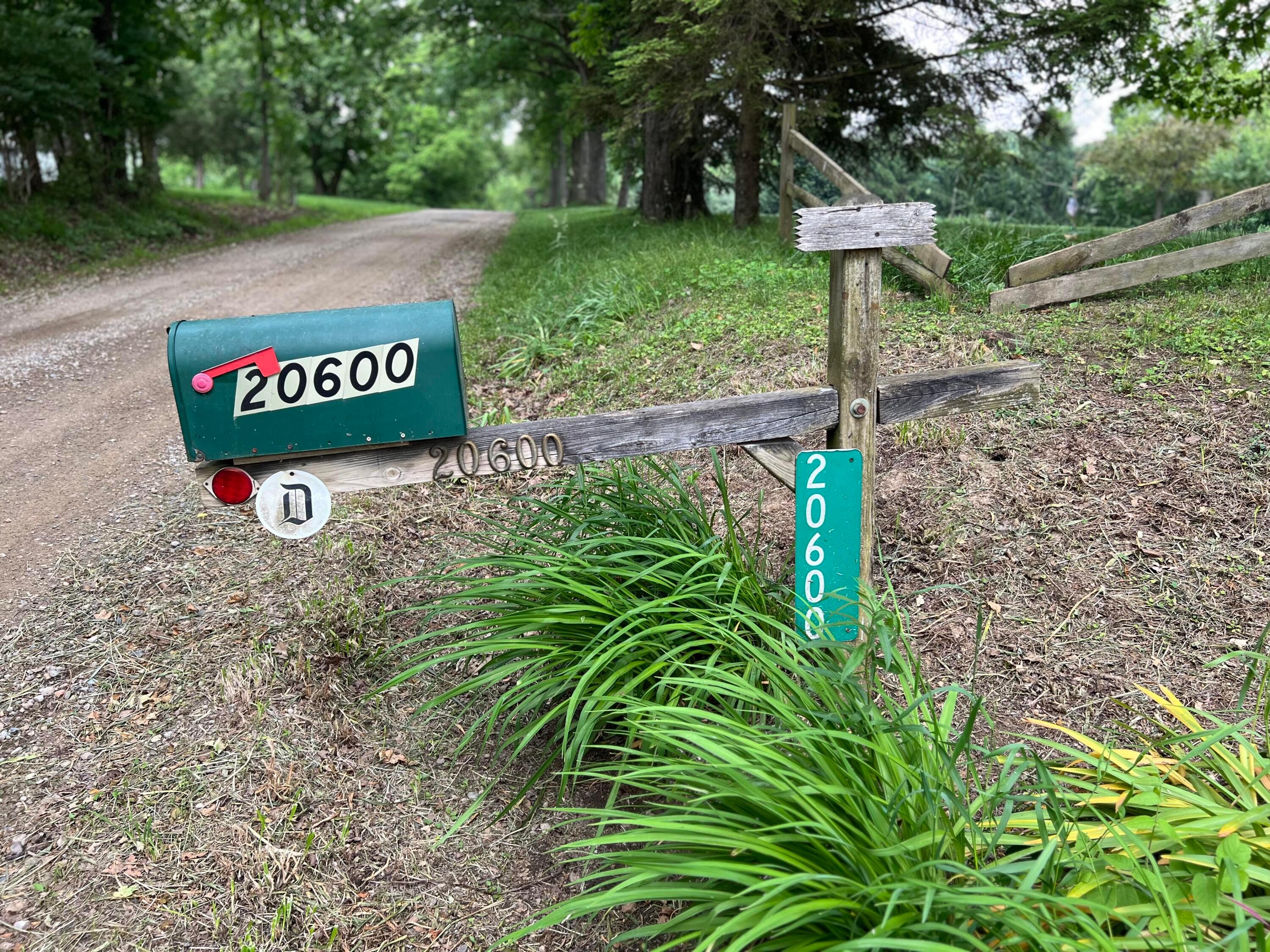 20600 Hellwig Road Utica, OH 43080 - Photo 3 of 60 Mailbox