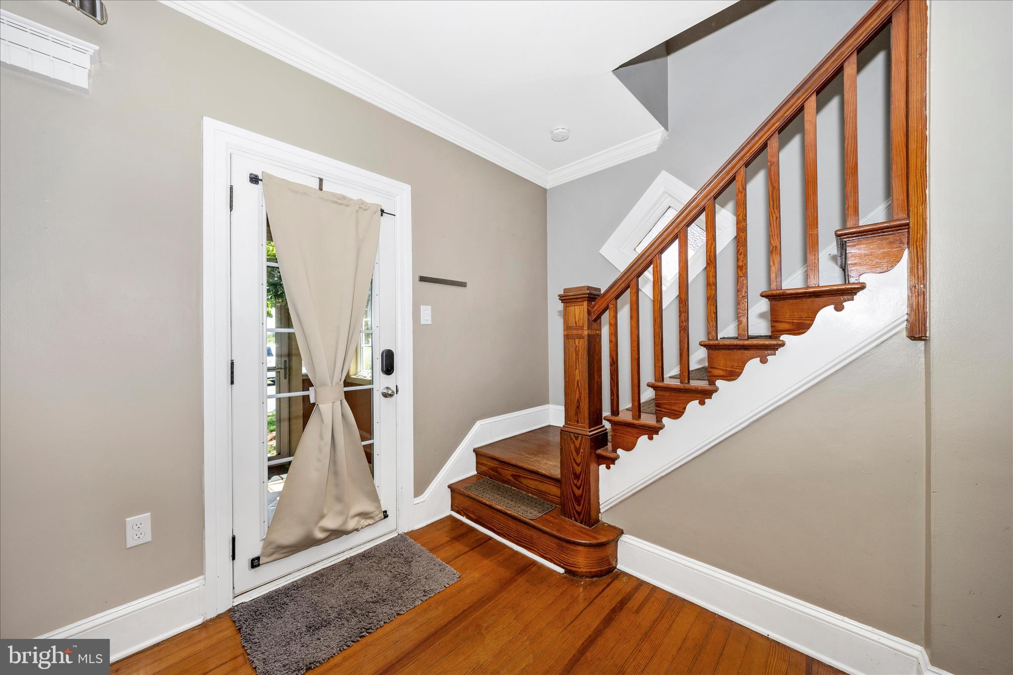 209 Monroe Avenue Frederick, MD 21701 - Photo 4 of 51 Foyer