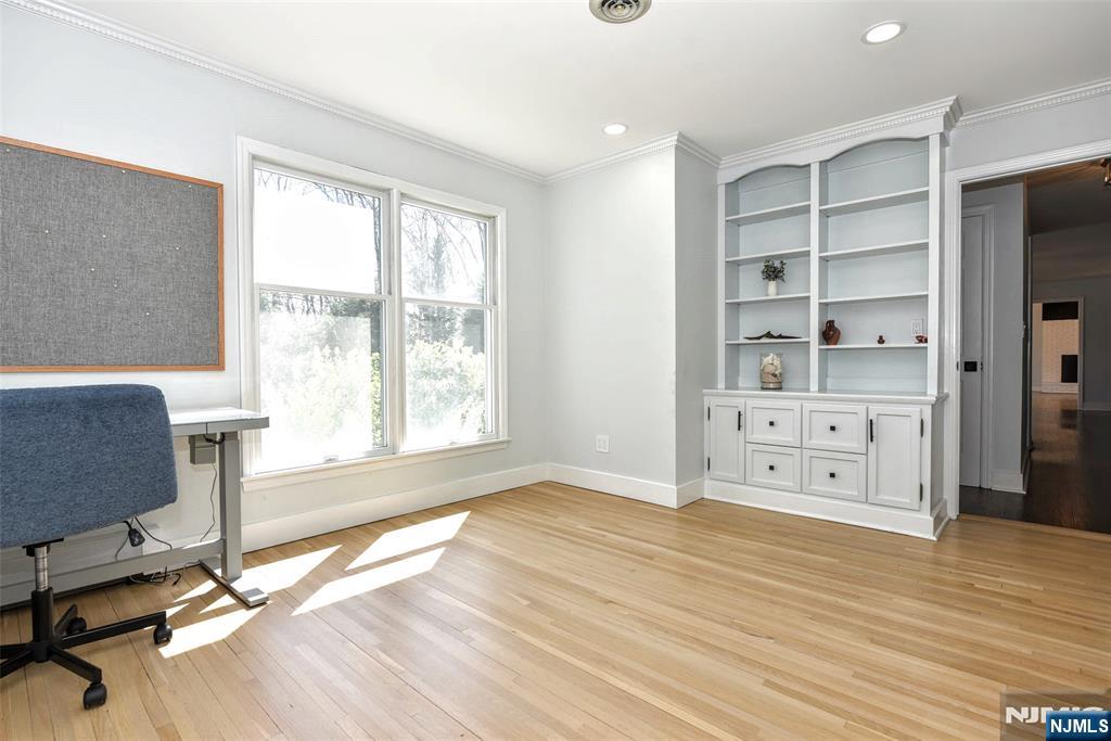 10 Knollwood Road Upper Saddle River, NJ 07458 - Photo 17 of 38