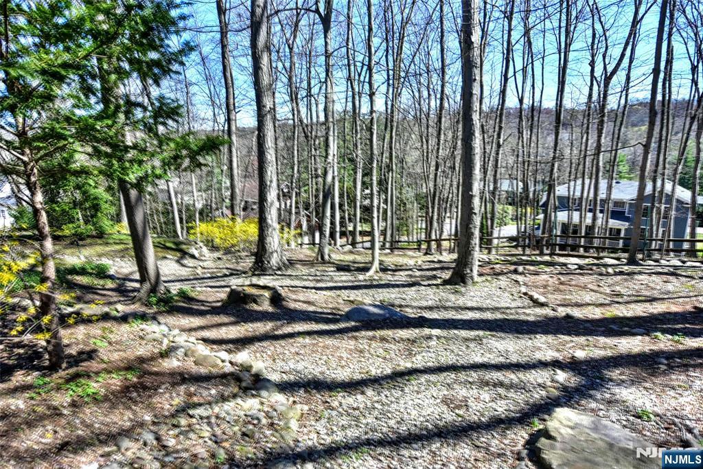 10 Knollwood Road Upper Saddle River, NJ 07458 - Photo 34 of 38