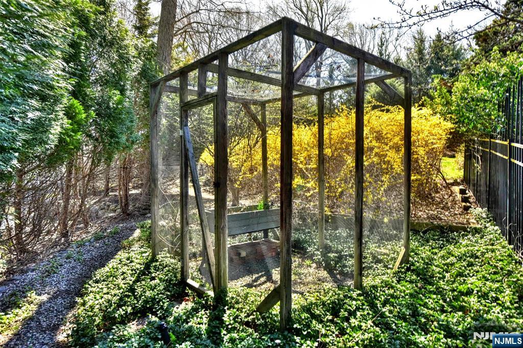 10 Knollwood Road Upper Saddle River, NJ 07458 - Photo 36 of 38