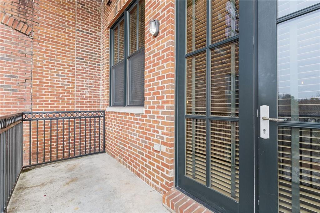 3235 Roswell Road, Unit 818 Atlanta, GA 30305 - Photo 17 of 24 a view of a brick building