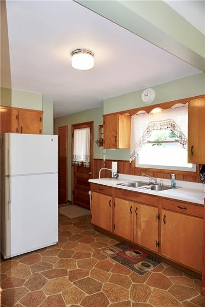 387 Enon Road Enon Valley, PA 16120 - Photo 8 of 18 Gallery Image 8