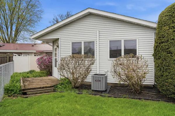 $149,900 | 1201 Long Court, Sterling, IL 61081