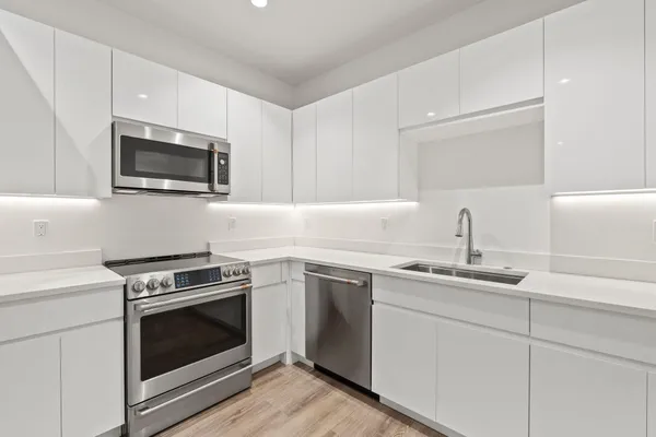 $3,500 | 41 Southwest Seminole Street, Unit 204, Stuart, FL 34994