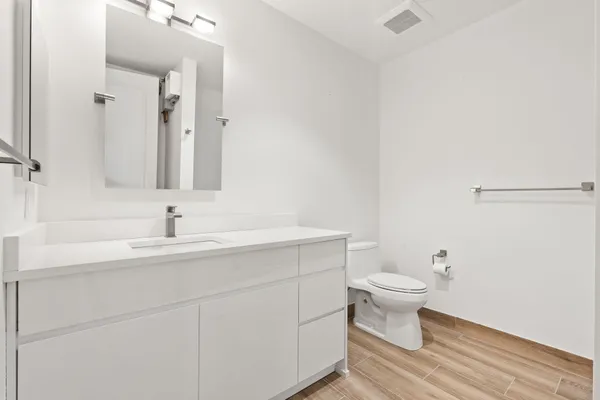 $3,500 | 41 Southwest Seminole Street, Unit 204, Stuart, FL 34994