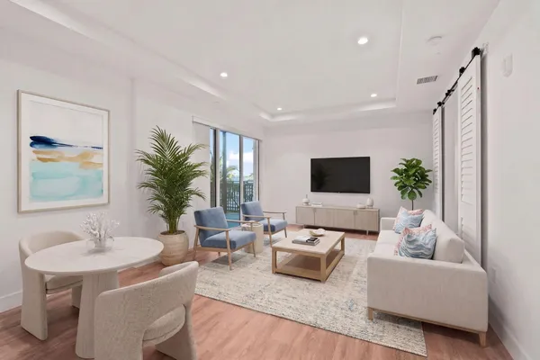 $3,500 | 41 Southwest Seminole Street, Unit 204, Stuart, FL 34994