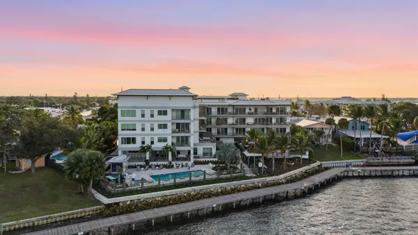 $3,500 | 41 Southwest Seminole Street, Unit 204, Stuart, FL 34994