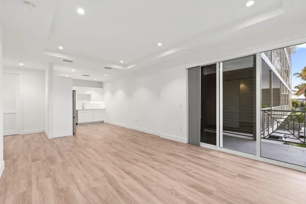 $3,500 | 41 Southwest Seminole Street, Unit 204, Stuart, FL 34994