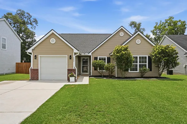 $318,500 | 5039 Ballantine Drive, Summerville, SC 29485