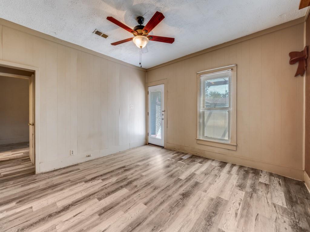 609 East Monterey Street Denison, TX 75021 - Photo 4 of 12 en view interior of the house with a window