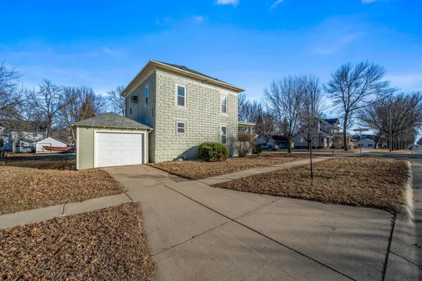 $185,000 | 201 East Adams Avenue, Luverne, MN 56156