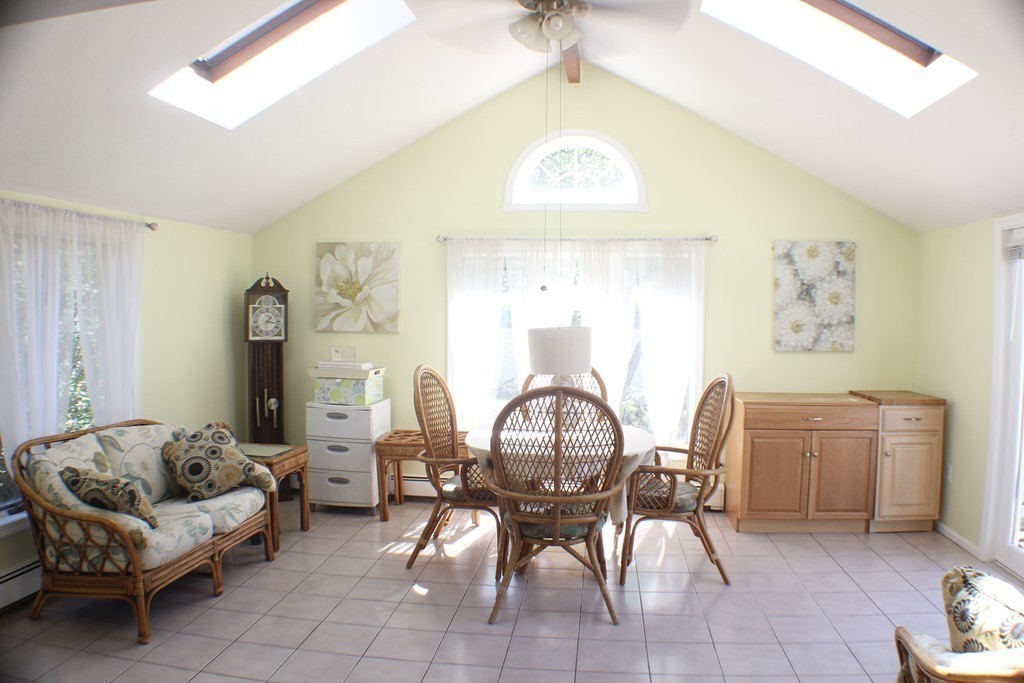 17 Brookbridge Road Stoneham, MA 02180 - Photo 6 of 20 Gallery Image 6