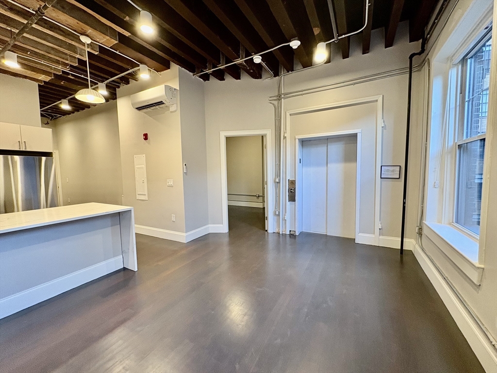 281 Franklin Street, Unit 501 Boston, MA 02110 - Photo 4 of 9