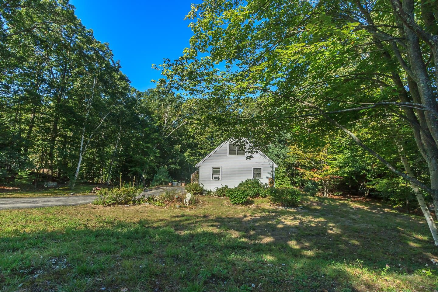 154 Appletree Road Auburn, NH 03032 - Photo 3 of 28